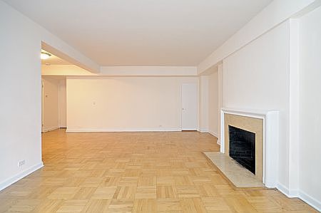 4th image of 41 W 58th St APT 6C