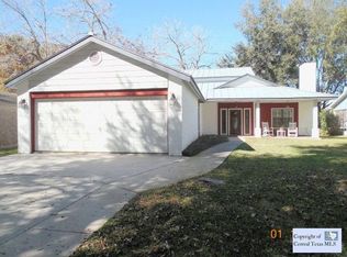 284 Lake Ridge Dr, Seguin, TX 78155