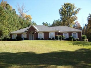 455 Dickerson Ln, Columbus, MS 39705
