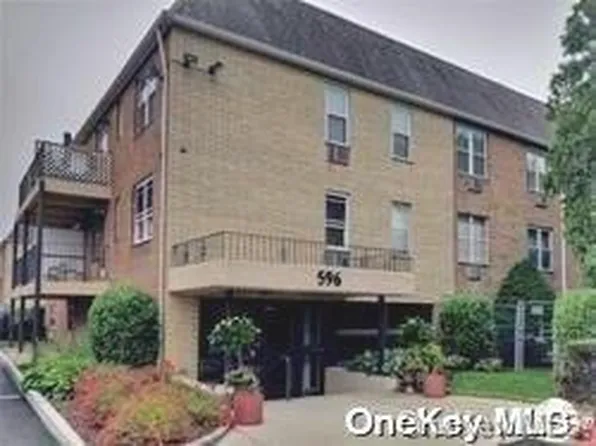 596 Broadway #18A, Lynbrook, NY 11563