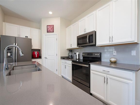 4th image of 212 Taft Dr