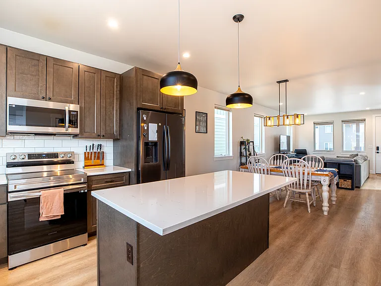 10708 Willow Ave — Photo 8