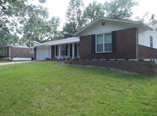1925 Pyrenees Dr, Florissant, MO 63033