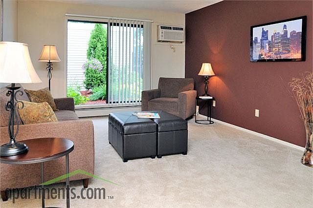 1st image of 6925 Ashwood Rd APT 104