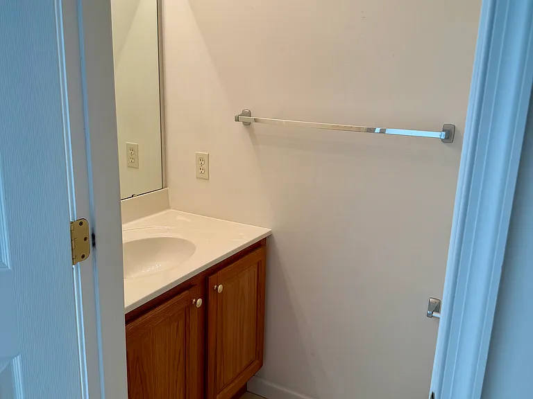 105 Acorn Ln — Photo 6