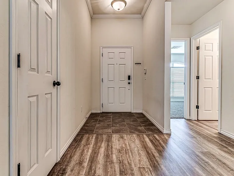 309 Dollina Dr — Photo 4