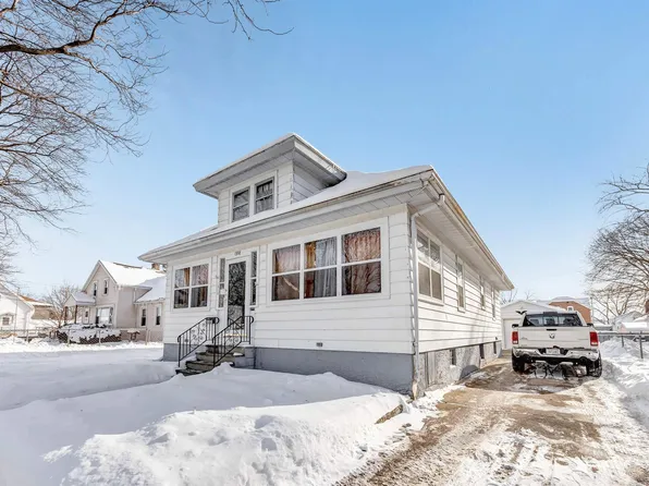 1358 Smith St, Green Bay, WI 54302