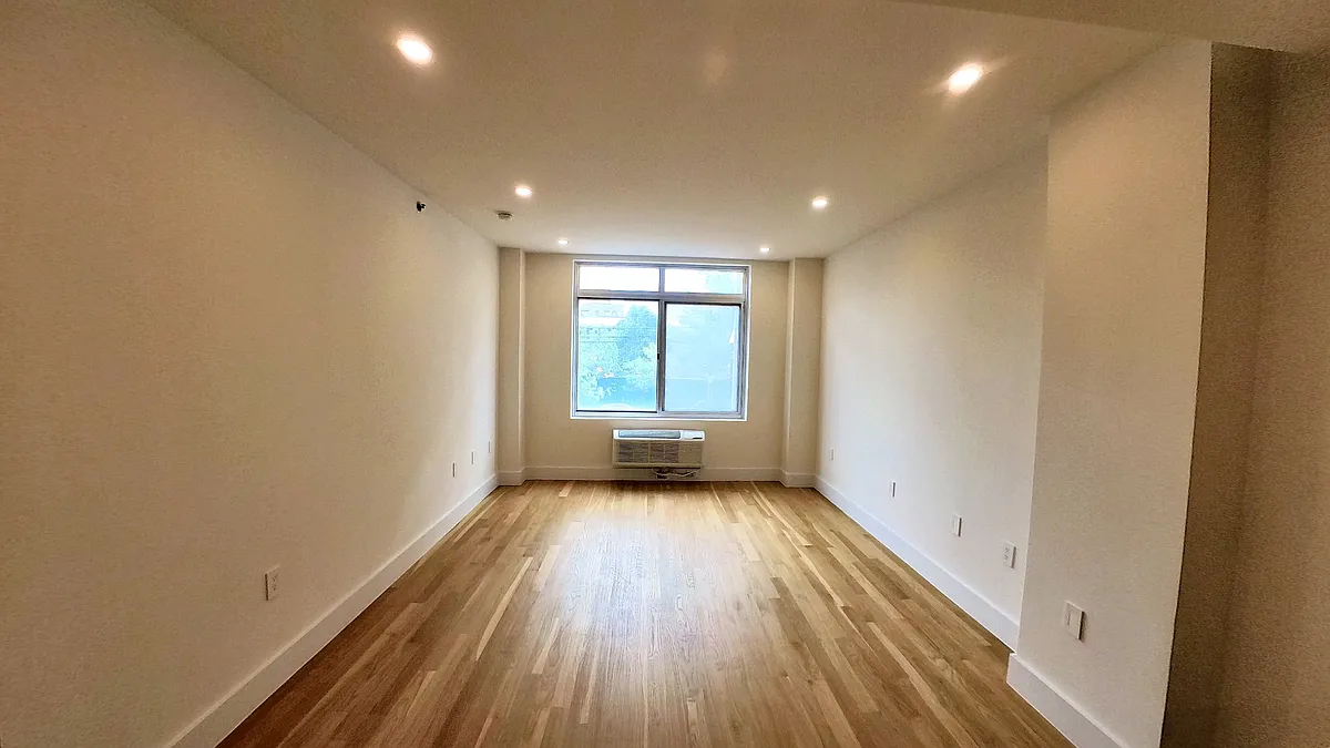 Building Photo - 30-50 21st St #2H