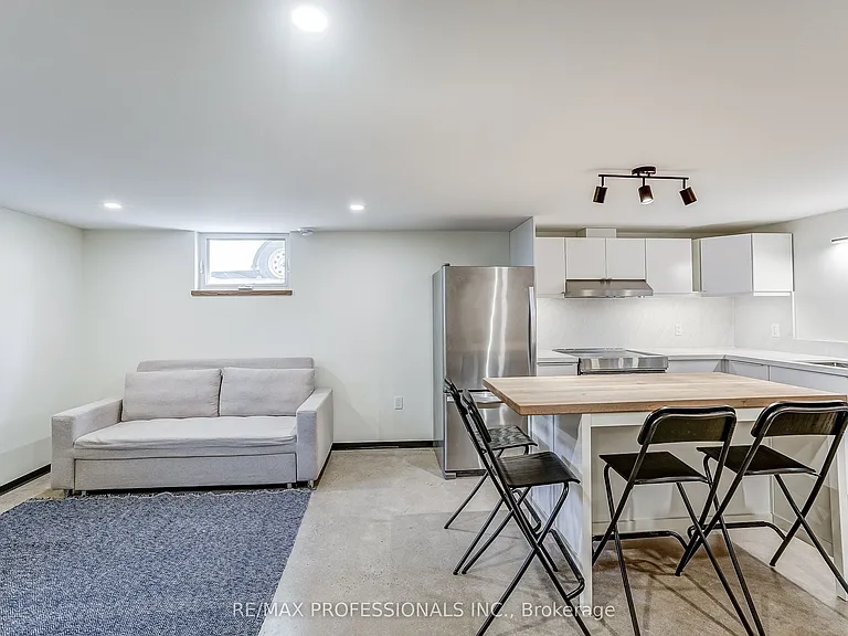 9 Cashman Cres #BASEMENT — Photo 18