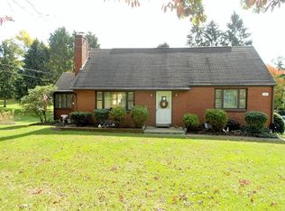 789 Blackhawk Rd, Beaver Falls, PA 15010