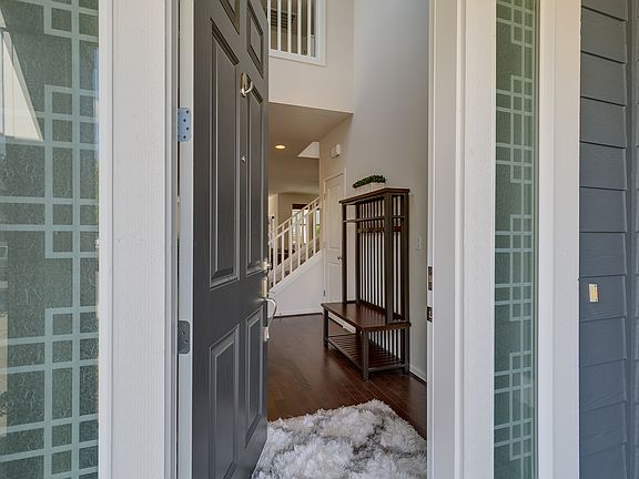 2nd image of 977 SE 10th St