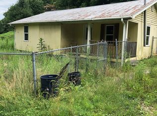 709 Little Mud Lick Rd, Staffordsville, KY 41256