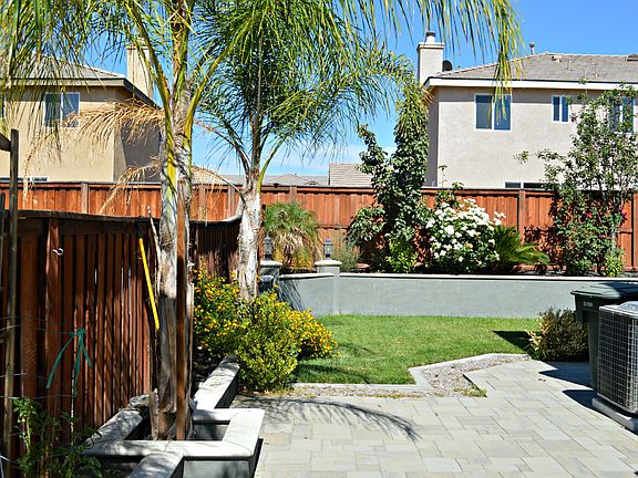 5th image of 449 San Remo Ave