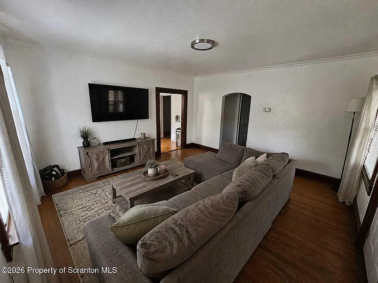 1057 Lincoln St — Photo 4