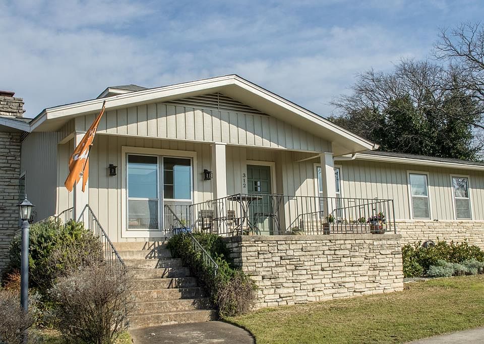 1st image of 312 Valley Dr