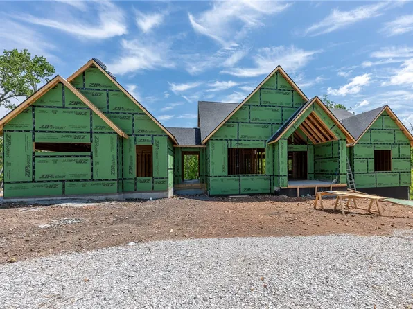 802 NE Carmelia Ln, Bentonville, AR 72712