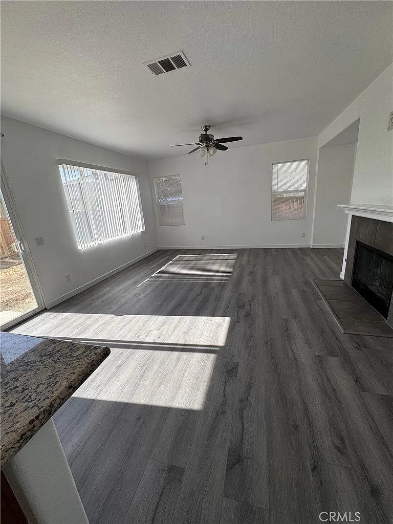 4 bed, 2822 sqft, $3,650 — Photo 4
