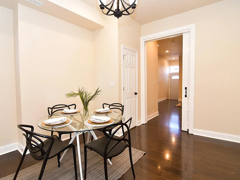 2722 Parkwood Ave — Photo 26