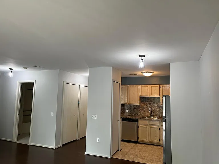1127 S Lake Dr #208 — Photo 15
