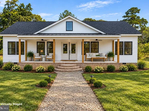 641 Mystic Shore Dr, Reedville, VA 22539