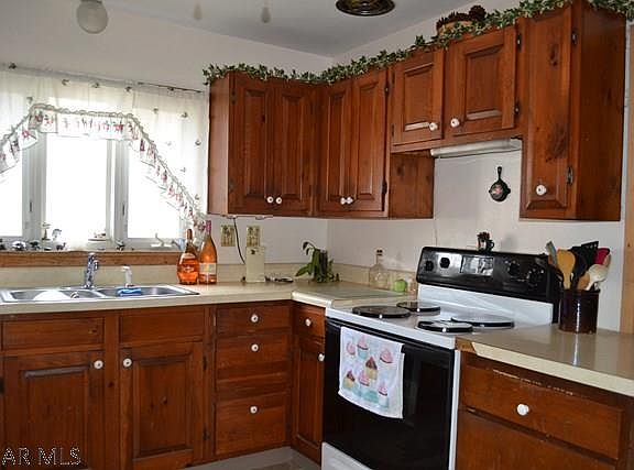3rd image of 530 W Pitt St