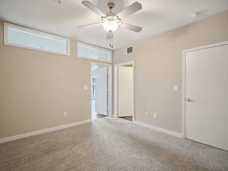 Cole Apartments — Photo 38
