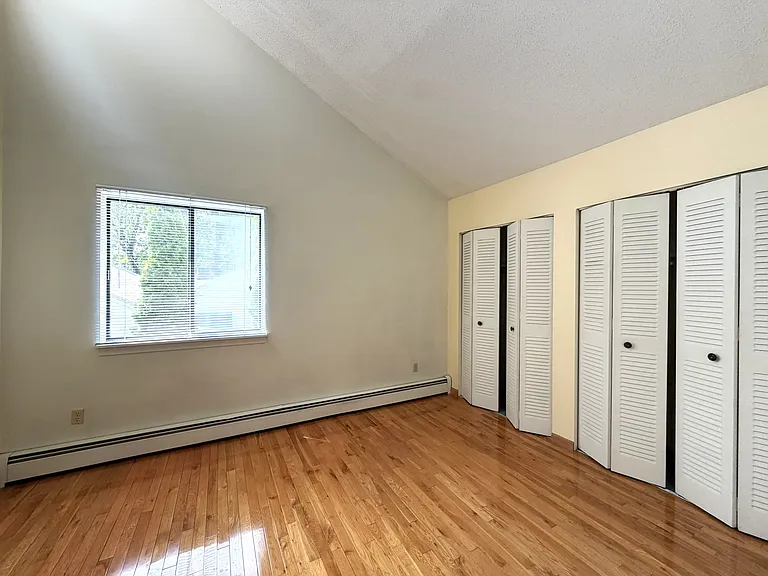 12 Talcott Forest Rd — Photo 7