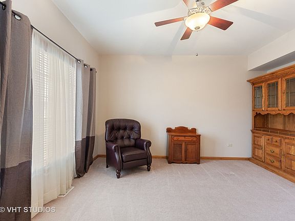5th image of 1015 Wellington Ct