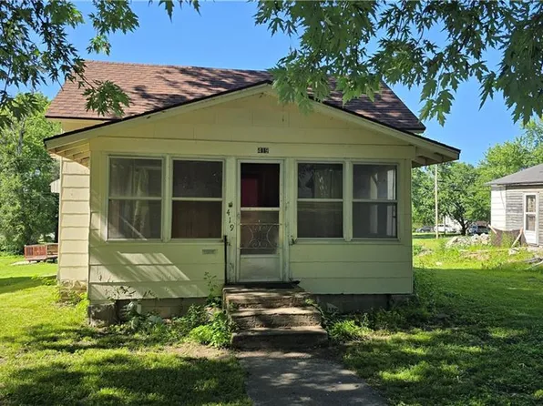 419 E 5th St, Cameron, MO 64429
