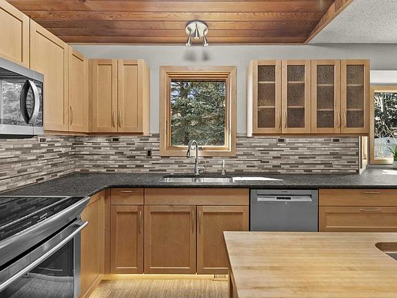 2nd image of 244 S Ranchridge Bay NW