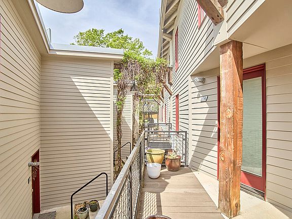 4th image of 701 W Trinity Ave APT 105