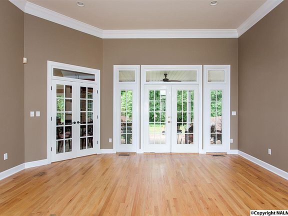 2nd image of 114 Gables Brook Dr