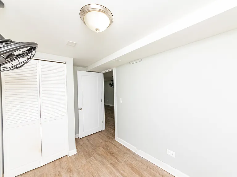 1431 W Flournoy St #G — Photo 7