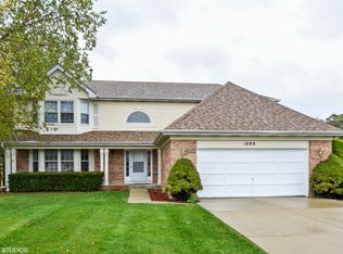 1688 W Arbor Ct, Palatine, IL 60067