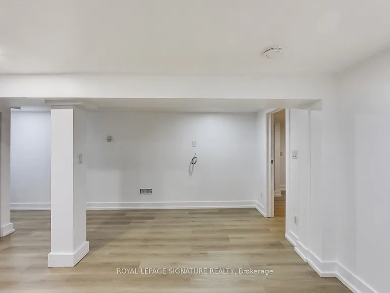 896 Bathurst St #BASEMENT — Photo 6