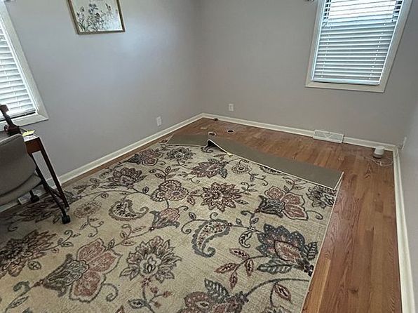 8301 Clare Rd, Lenexa, KS 66227