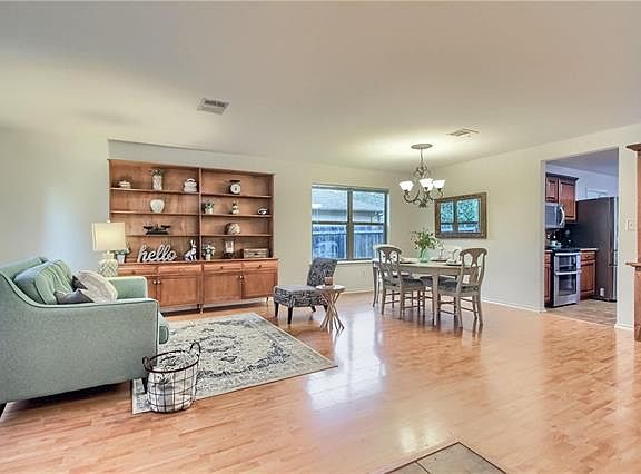 4th image of 234 Wildwood Dr