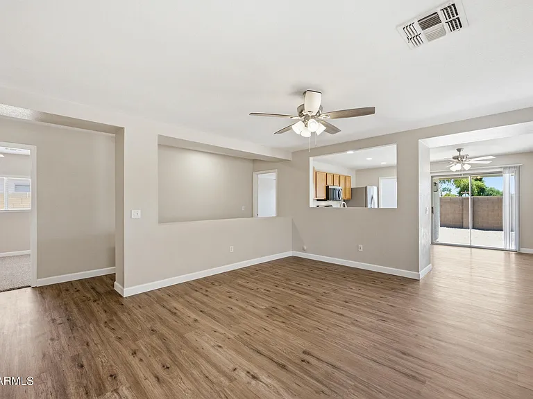 2851 E Cherry Hills Dr — Photo 2