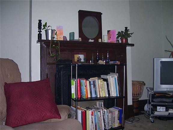 3rd image of 1426 Summit St