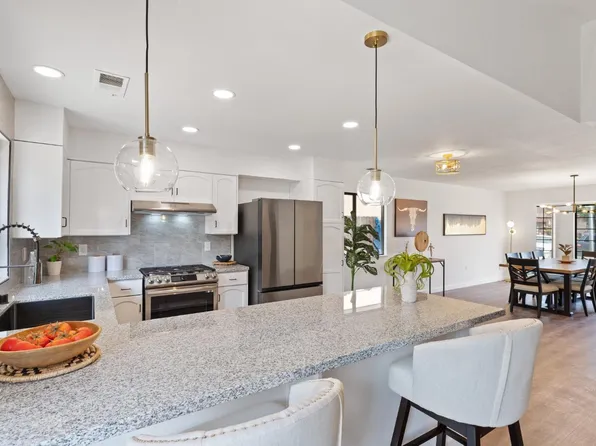 4182 W Robinson Ave, Fresno, CA 93722