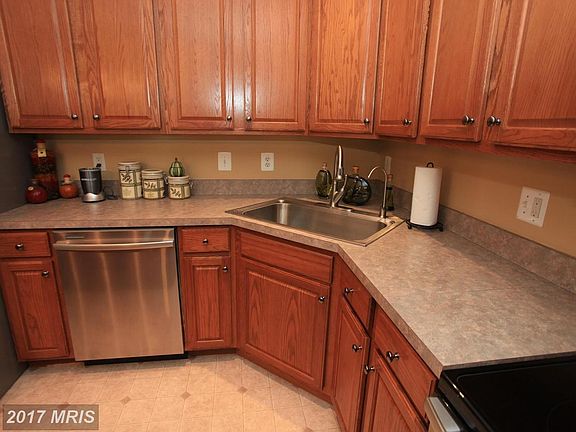 Deep Corner Kitchen Sink 33" Wide