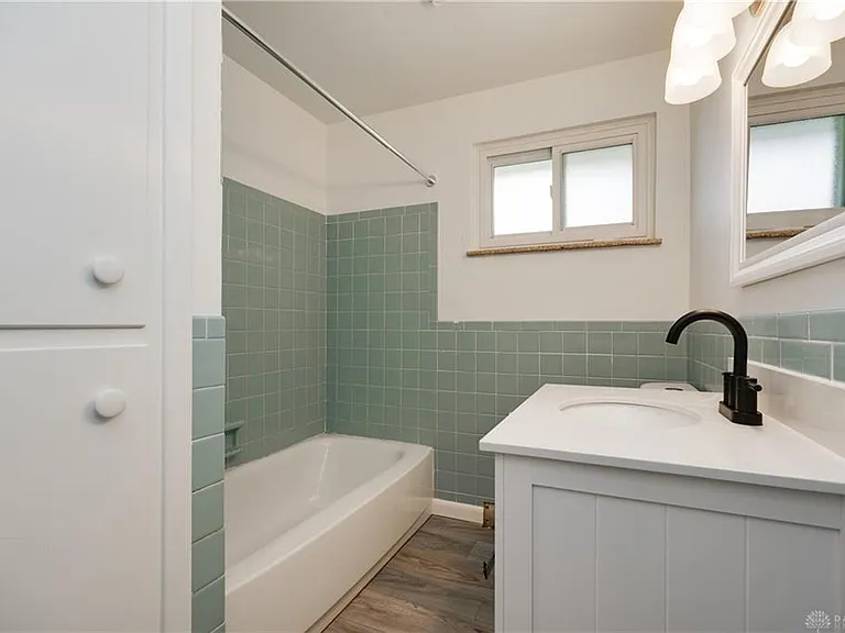 3433 Woodman Dr — Photo 20