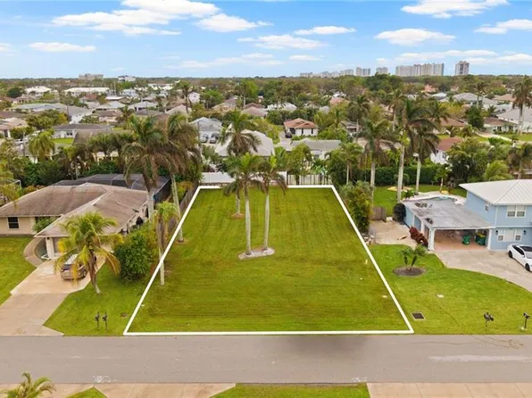 766 95th AVE N, NAPLES, FL 34108