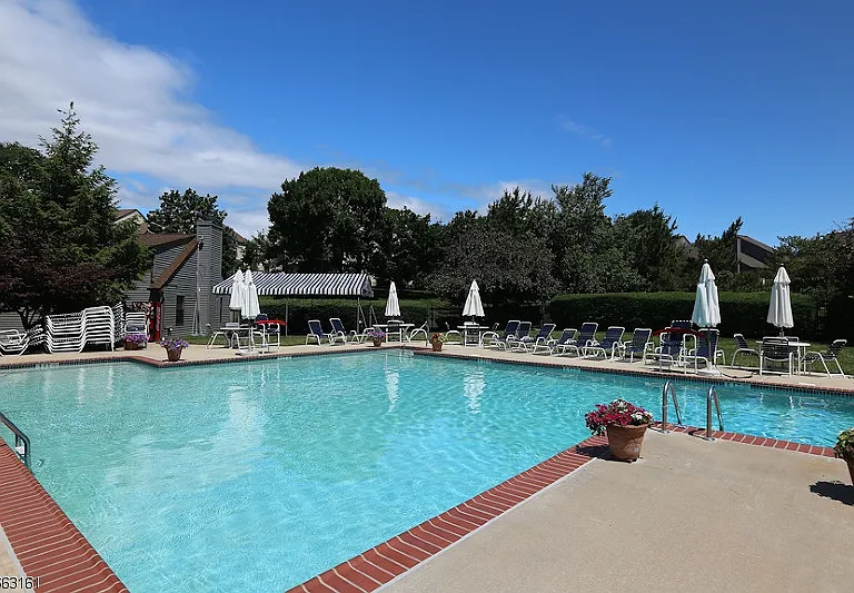 64 Sycamore Ct — Photo 24
