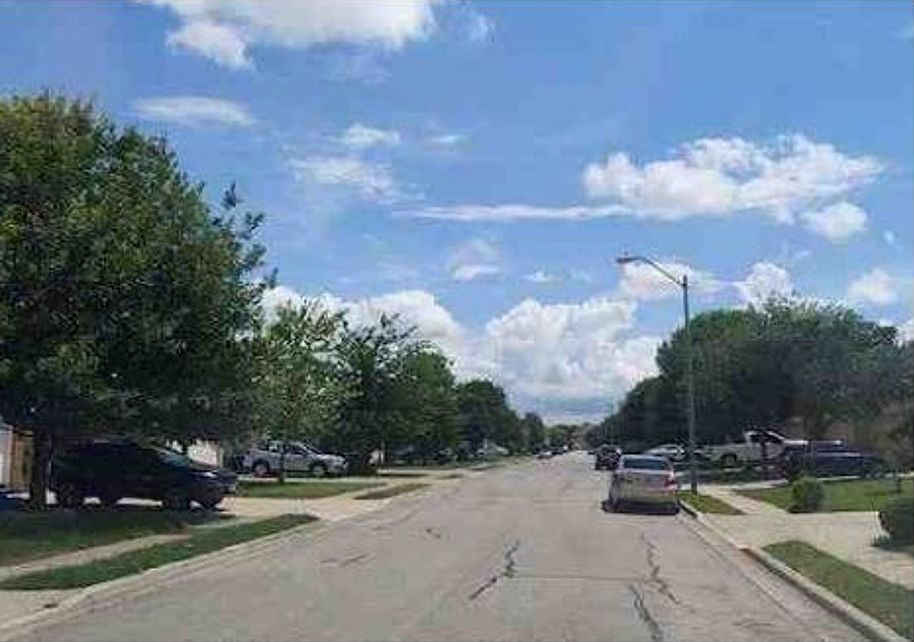 Exterior Neighborhood (street photo)