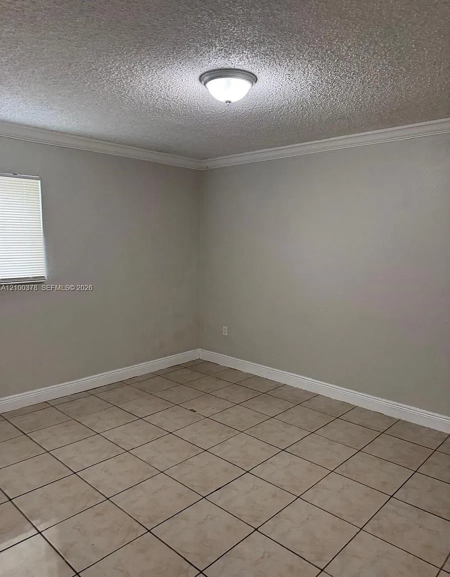 16118 NE 21st Ave — Photo 3