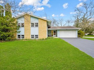 6737 Wainwright Dr, Woodridge, IL 60517