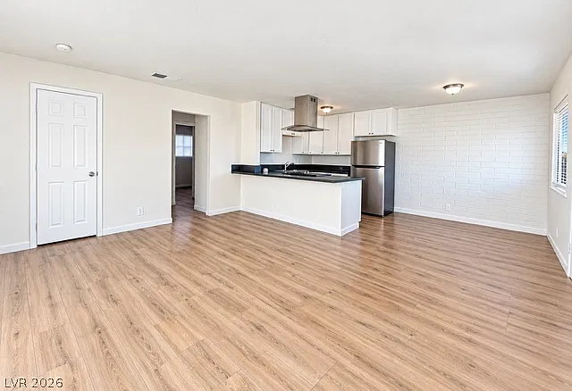 2 bed, 1.0 bath, 2788 sqft, $1,410 — Photo 2