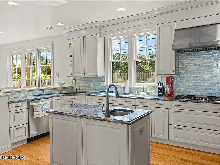 1043 Barnegat Ln — Photo 23