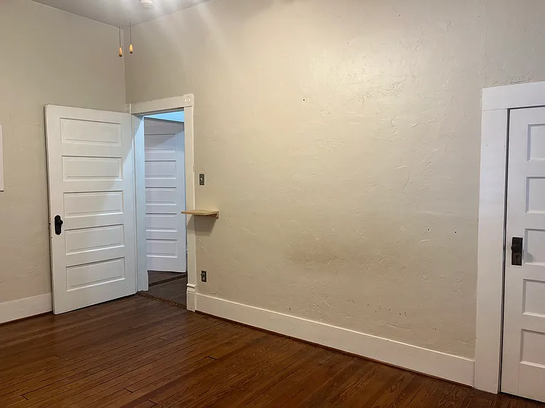 2905 E Jackson St — Photo 15